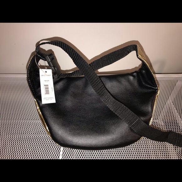 FannyPack - Picture 3 of 4